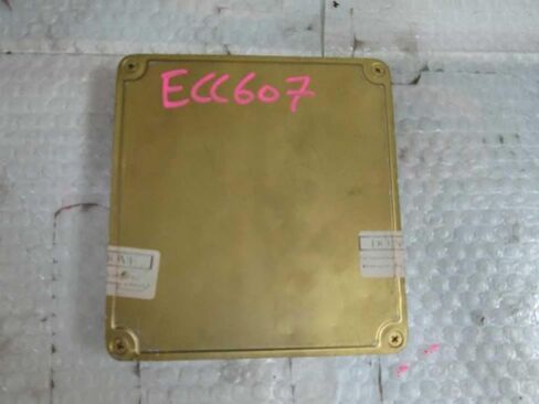 Engine ECM Control Module Center Dash Fits 83 Camry 89561-32040 8956132040 in Saudi Arabia