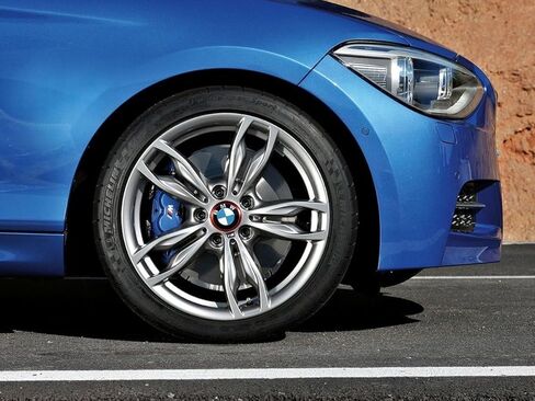 4 قطع من خليط معدني لعجلة السيارة وحلقات مركزية مناسبة لسيارات Audi A3 A4 A5 Q3 Q5 Q7 TT Quattro، BMW X1 X3 X5 1 3 5 6 7 Series (أحمر) in Kuwait