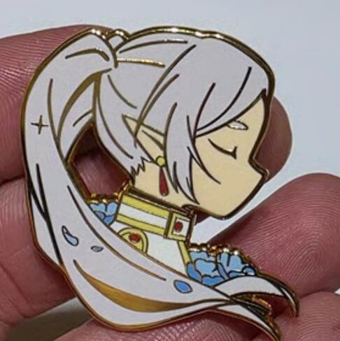 شارة دبوس من المينا من Frieren Beyond Journey's End Anime Manga Himmel مقاس 1.6 بوصة in Kuwait