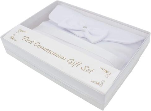 محفظة كريستيان ليفينغ فيرست كوميونيون باللون الأبيض مع لمسات شريطية ومجموعة هدايا ملحقة in Kuwait