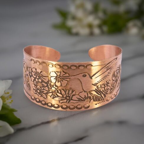 سوار من النحاس الصلب مع طائر طنان وزخارف نباتية، سوار الكفة المدبب ذو الطراز الريفي العتيق in Kuwait