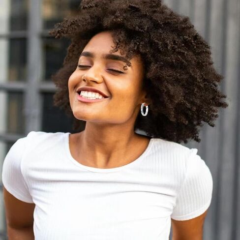 أقراط على شكل فراشة من الفضة الاسترليني أقراط صغيرة رائعة على شكل هوجي هوب هيبوالرجينيك لطيف أزرق أبيض تشيكوسلوفاكيا سباركلي مجوهرات عصرية للنساء in Kuwait