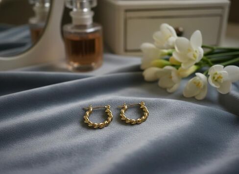 SUENA BARCELONA 14K Gold Plated Twisted Hoop Earrings for Women – 15mm (0.6") Small Dainty Chunky Hoops, Lightweight Hypoallergenic Rope Huggie Earrings, Secure Snap Closure | Spain Mediterranean Style, Elegant Gift for Her in Saudi Arabia