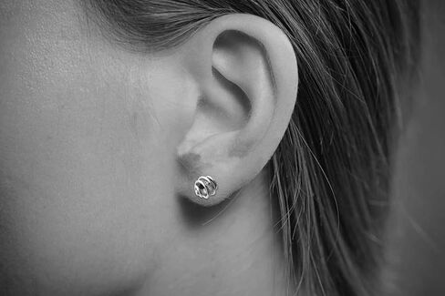 أقراط روبي وزوسيت 6 مم على شكل قفص من الفولاذ والحديد الأسود والتيتانيوم والفضة الاسترليني والذهب الوردي عيار 14 قيراط أو سلك الذهب عيار 14 قيراط (مصنوع يدويًا)، خرزة من الأحجار الكريمة الحقيقية - حجر بخت شهر يوليو برج الجدي in Kuwait