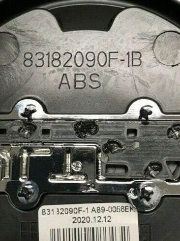 غطاء مركز العجلة باللون الأسود اللامع من Ultra Motorsports A89-0056BK 83182090F-1B in Kuwait