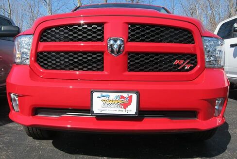 مشبك الشبكة الأمامية لشاحنة Ram 1500 R/T RT على شعار لوحة اسم Mopar OEM in Kuwait