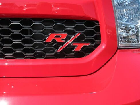 مشبك الشبكة الأمامية لشاحنة Ram 1500 R/T RT على شعار لوحة اسم Mopar OEM in Kuwait