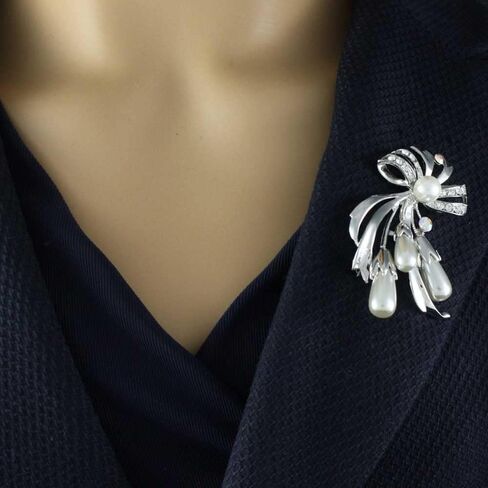 Light Gray Pearls Brooch Pin and Dangling Pearl Earring Gift Set in Saudi Arabia