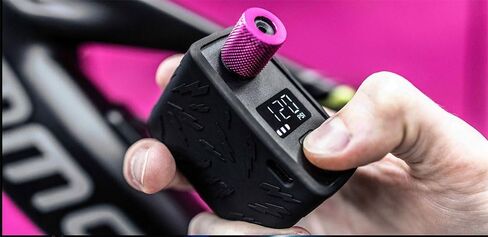 Muc-Off AirMach Electric Mini Inflator Pro - منفاخ دراجة رقمي محمول مع شاشة ضغط LED وبطارية USB-C قابلة للشحن in Kuwait
