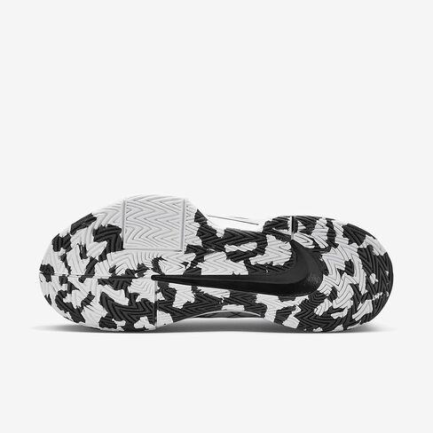 حذاء كرة البيسبول للسيدات Zoom Challenge من Nike (FQ4155-100، أبيض/أبيض-أسود) مقاس 6 in Saudi Arabia