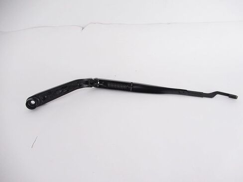 Toyota Wiper Arm - 85221-0E040 in Saudi Arabia
