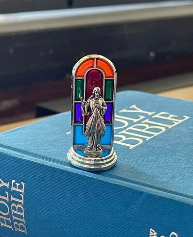 5 قطع تماثيل صغيرة مزيج سانت كريستوفر سانت مايكل العائلة المقدسة الرحمة الإلهية سيدة سيدة دينية تمثال أيقونة نافذة الكنيسة الملون خلفية ديكور المنزل زخرفة السيارة مع قاعدة قابلة لللصق in Kuwait