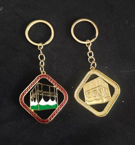 مجموعة سلاسل مفاتيح مكة الكعبة مكونة من قطعتين، حلقة مفاتيح تذكارية إسلامية مصنوعة من سبيكة مجوفة، هدية الحج والعمرة، مهرجان العيد في الشرق الأوسط، المملكة العربية السعودية تذكار سفر مكة in Kuwait