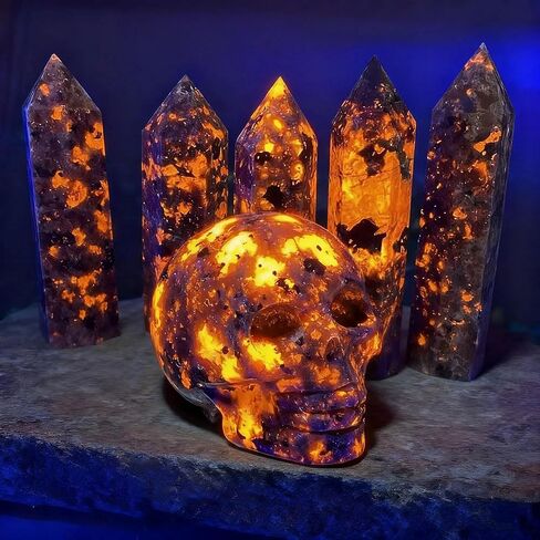2-inch Yooperlite Skull - Natural Stone Carving, Home/Office Ornament, Halloween/Christmas Decoration, Gothic/Horror Style Decoration, 1pc, Flame-Like UV Effect in Saudi Arabia