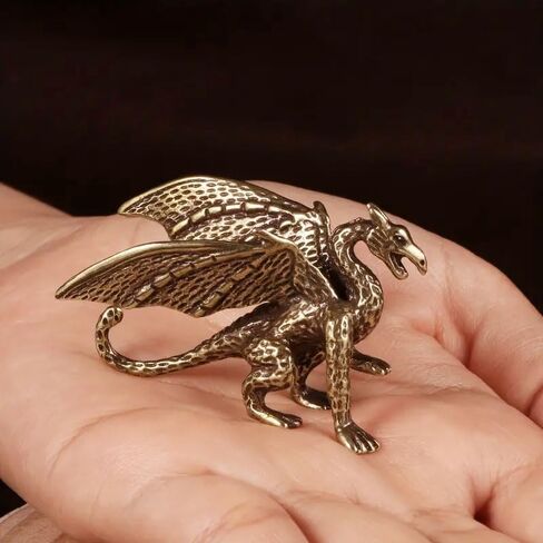 2Pcs Little Dragon Winged Dragon Brass Ornaments and Majestic Copper Dragon with Wings Figurine Bronze Micro Carved Tea Pet Ornaments in Kuwait