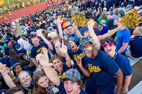 Black Los Angeles Justin Herbert Spray Paint Style Throwback Style T-Shirt Men's Adult in Kuwait