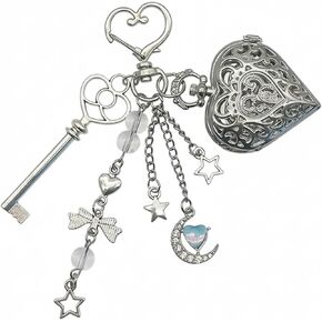 سلسلة مفاتيح لساعة الجيب العتيقة مع تصميم قلب مجوف - قلادة Y2K للنساء والرجال، حلية معدنية للحقيبة in Kuwait