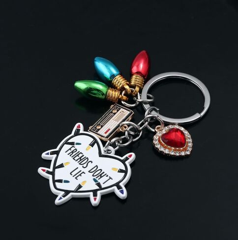 سلسلة مفاتيح Stranger Things سلسلة مفاتيح هدايا الصداقة سلسلة مفاتيح أصدقاء لا تكذب بضائع مجموعة الهالوين هدية الصداقة للأبد (قلب 1) in Kuwait