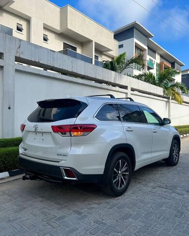 Cross Bars Fit for Toyota Highlander XLE & XSE Limited & Platinum & XSE 2020 2021 2022 2023 2024 Roof Rack Black Cargo Baggage Luggage (Models with Factory Roof Rails) in Saudi Arabia