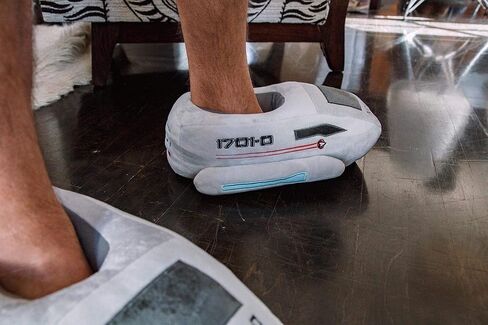 ستار تريك: الجيل القادم من شباشب Shuttlecraft 3D | حذاء منزلي خفيف الوزن من القطيفة بتصميم Starfleet مع نعل مانع للانزلاق | ملابس مريحة | رجال 12-13 in Kuwait