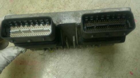 07-09 وحدة التحكم في المحرك ECM لمحرك Santa FE 2.7 لتر في 391093E034 391093E034 in Saudi Arabia