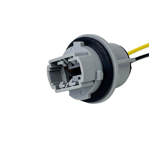 Rear Tail Light Socket Harness (81555-04150) for Toyota Tacoma 2005-2015 – Direct Replacement for Brake/Signal/Parking Lights – Fixes Flickering & Corrosion (No Bulbs Included) in Kuwait