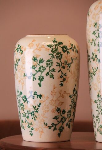 مزهرية سيراميك متوسطة الحجم مرسومة يدويًا مقاس 8.5 بوصة - نباتات خضراء وأزهار صفراء، طلاء زجاجي مشقق وحافة عتيقة، أعمال فنية مستوحاة من الصين in Kuwait