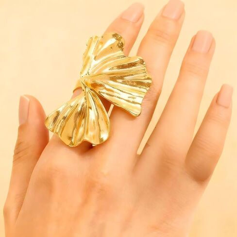 Large Chunky Gold Ginkgo Leaf Statement Ring for Women, Silver Vintage Boho Pleated Leaves Knuckle Rings Exaggerated Geometric Petal Party Jewelry Gift in Saudi Arabia