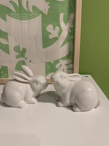 مجموعة من 2 تمثال أرنب بورسلين تمثال زينة ربيع عيد الفصح تماثيل أرنب بيضاء ريفية عتيقة لطاولة طعام عيد الفصح قطعة مركزية صينية متدرجة رف زخرفة in Kuwait
