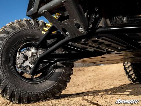 SuperATV Atlas Pro 2 بوصة أذرع A للإزاحة الأمامية لـ Can-Am Maverick X3 - أطلق العنان للوحش مقاس 64 بوصة | أسود in Saudi Arabia