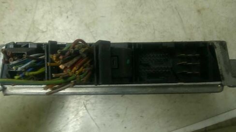 Engine ECM Control Module 4.4L Fits 05-06 Compatible with BMW X5 7 552 310 7552310 in Saudi Arabia