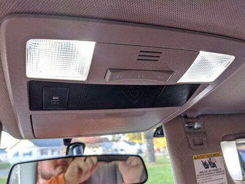 مجموعة إضاءة داخلية LED بيضاء لسيارة Toyota Tacoma 2005-2015 فائقة السطوع 6000K LED حزمة المصابيح الداخلية + أضواء لوحة الترخيص وأداة التثبيت in Saudi Arabia