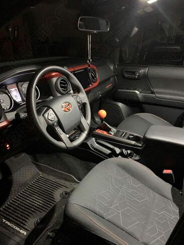 مجموعة إضاءة داخلية LED بيضاء لسيارة Toyota Tacoma 2005-2015 فائقة السطوع 6000K LED حزمة المصابيح الداخلية + أضواء لوحة الترخيص وأداة التثبيت in Saudi Arabia