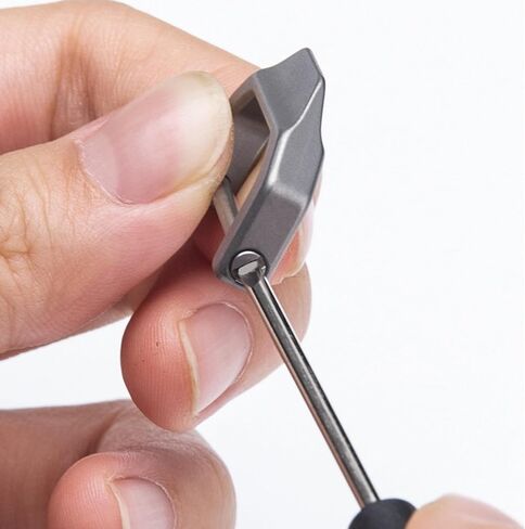 التيتانيوم D حلقة المفاتيح EDC قضيب رفع أداة متعددة حدوة الحصان كيرينغ U شكل المفاتيح سيارة مفتاح أداة للرجال والنساء in Kuwait