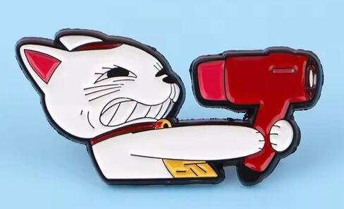 Dandadan Dan Da Dan Okarun Turbo Granny Anime Manga Maneki Neko Lucky Cat 1.25 "شارة المثبته بالدبابيس in Kuwait