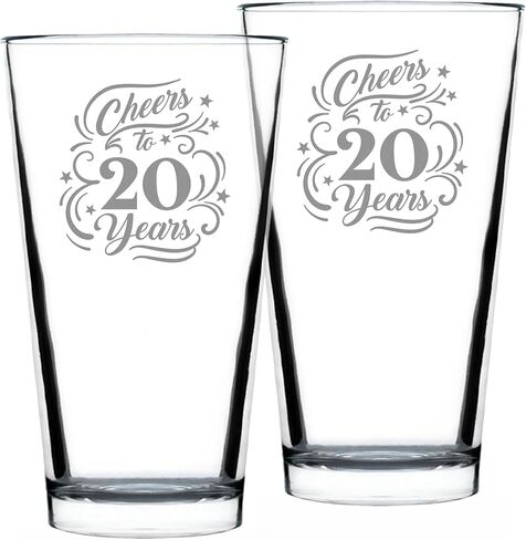 Cheers to 20 Years - نصف لتر من الزجاج للبيرة - هدايا للنساء والرجال - ديكور حفلات الذكرى السنوية العشرين - أكواب 16 أونصة in Kuwait