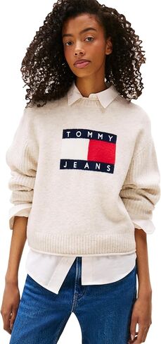 بلوفر نسائي من Tommy Jeans مصنوع من مزيج الصوف بياقة دائرية مع شعار علم كبير محبوك in Saudi Arabia