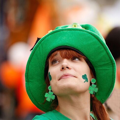 9 Pairs St. Patrick's Day Earrings for Women Shamrock Green Hat Clover Lucky Dangle Earrings St. Patrick's Day Jewelry as Festival Gift in Saudi Arabia