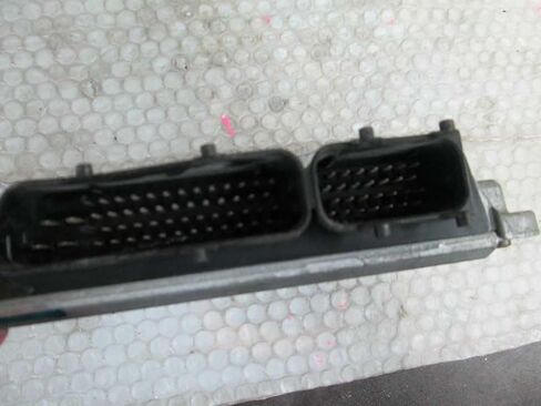 Engine ECM Control Module 2.0L Fits 1999 99 Compatible with VW Beetle 06A 906 018 CQ V in Saudi Arabia
