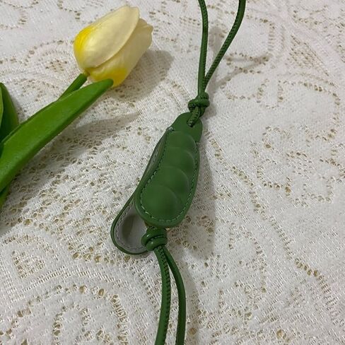 Leather Pea Pod Keychain Bag Ornament, Cute Pea Pod Charm for Purse Handbags Bag Accessories Car Charms Luggage Accessory Handbag Pendant in Kuwait