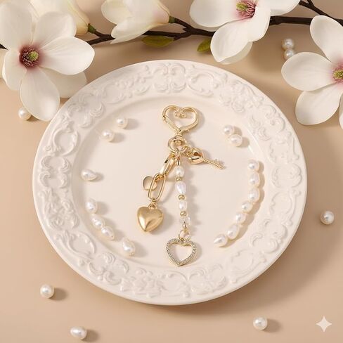 سلسلة مفاتيح على شكل قلب ذهبي مع خرز ومفتاح على شكل قلب - حلية محفظة أنيقة، حلية حقيبة Glod، ملحق حقيبة، حلقة مفاتيح للنساء in Kuwait