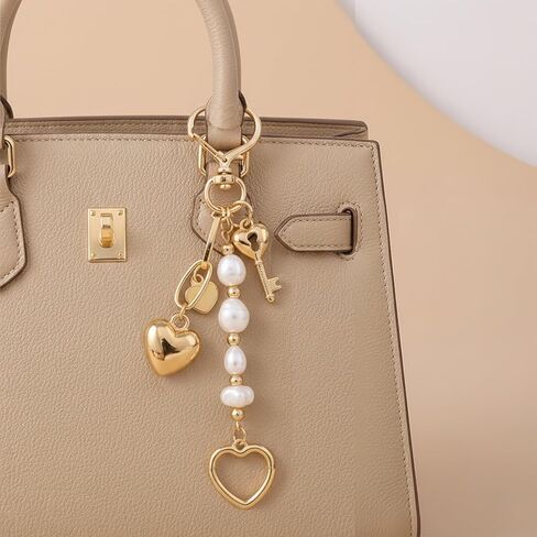 سلسلة مفاتيح على شكل قلب ذهبي مع خرز ومفتاح على شكل قلب - حلية محفظة أنيقة، حلية حقيبة Glod، ملحق حقيبة، حلقة مفاتيح للنساء in Kuwait