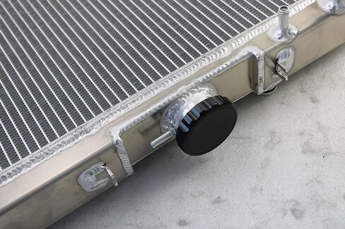 3 Row Aluminum Radiator Replacement for 1994-2016 Isuzu NPR & Chevy GMC W3500 W4500 Forward Truck 3.9 4.8 V8 5.7 6.0 Radiators in Kuwait