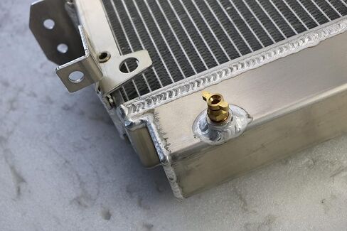 3 Row Aluminum Radiator Replacement for 1994-2016 Isuzu NPR & Chevy GMC W3500 W4500 Forward Truck 3.9 4.8 V8 5.7 6.0 Radiators in Kuwait