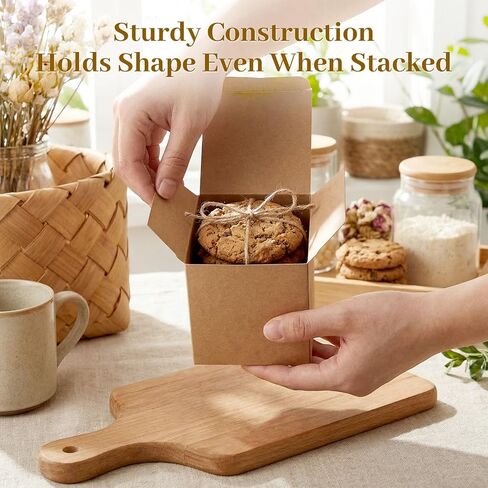 VGOODALL 50PCS صناديق الهدايا الصغيرة ، 2 × 2 × 2 بوصة حلوى أبيض الصناديق لصالح الصناديق مع بطاقة تهنئة الشريط لحفل حفل عيد الميلاد in Kuwait