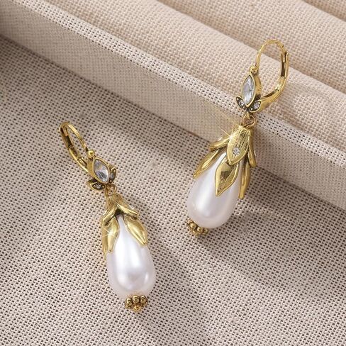 1 Pair of Women's Retro Flower Imitation Pearl Lily Pendant Earrings Inlaid with Synthetic Zirconia, Used As Daily Party Gifts in Saudi Arabia