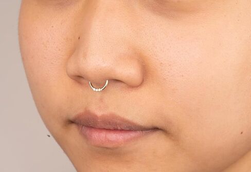 حلق ANYGOLDS من الذهب الحقيقي عيار 14 قيراط من الألماس - غضروف Daith Helix الأنيق - تصميم حاجز الزنمة - مجوهرات ثقب حلقة الفرس - 18 مقياس - قطعة واحدة in Saudi Arabia