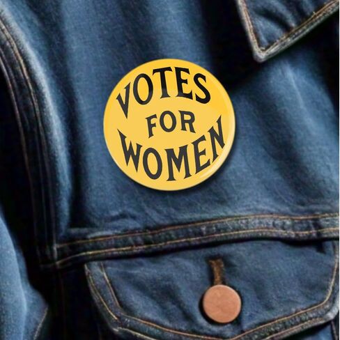 أصوات للنساء بأزرار Pinback - شارة معدنية متينة مستديرة متينة مع دبوس خلفي آمن للسترات والحقائب وعلامات الاحتجاج - بيان حق المرأة في التصويت والمساواة وحقوق التصويت - 2.25 بوصة (5 عبوات) in Kuwait