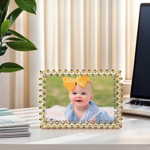 إطار صورة النحلة الذهبية للصور مقاس 4×6 - إطار صورة نحلة مزخرفة أنيقة - هدية مدروسة لذكرى زواجها أو ديكور المنزل المستوحى من الطبيعة in Kuwait