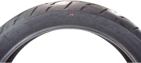 مجموعة إطارات Pirelli Night Dragon: إطارات 130/70R18 M/C 63V TL أمامية و180/55B18 M/C 80H REINFTL Rear Cruiser للدراجات النارية - قوة جر فائقة ومعالجة للطرادات عالية الأداء مع سلسلة مفاتيح in Saudi Arabia